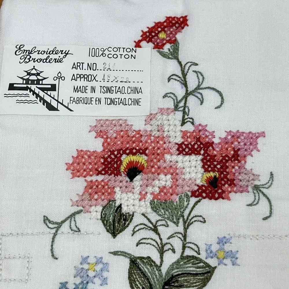 Pair of Pillowcases with embroidered flowers,‎ White with Pink Flowers 18x28